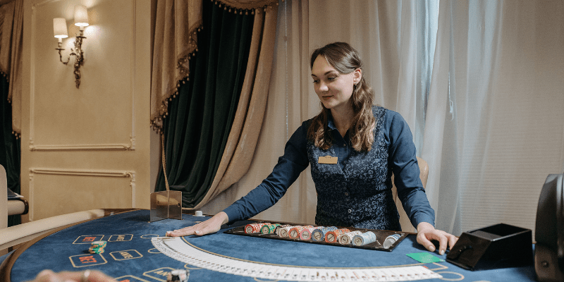 Kinh nghiệm chơi Baccarat để hạ gục mọi đối thủ Hiểu rõ luật chơi Baccarat để tìm ra chiến thuật phù hợp